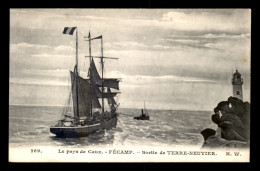 BATEAUX - VOILIERS - SORTIE DE TERRE-NEUVIER A FECAMP - Sailing Vessels