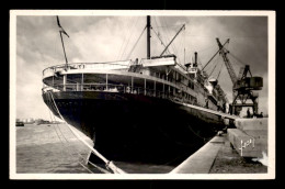 BATEAUX - PAQUEBOT "ILE DE FRANCE" AU HAVRE - Steamers