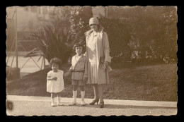 CARTE PHOTO - FEMME ET ENFANTS - Fotografie