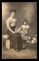 CARTE PHOTO - FEMME ET ENFANT - PHOTOGRAPHE BOISDON BOULEVARD ST-DENIS PARIS - Fotografia