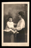 CARTE PHOTO - FEMME ET ENFANT - Photographs