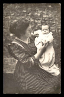 CARTE PHOTO - FEMME ET BEBE - Fotografie