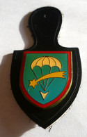 INSIGNE PARACHUTISTE ARMEE ALLEMANDE  - Parachute Et étoile Filante Jaune - En Métal  - Sans Fabricant - Other & Unclassified