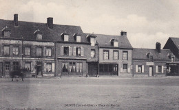 Droué (41 Loir Et Cher) Place Du Marché  - édit. Goussard Circulée 1916 - Droue