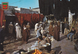Maroc --TANGER --1986--Rue Des Teinturiers ( Très Animée )..  .. Beaux Timbres    .....cachet - Tanger