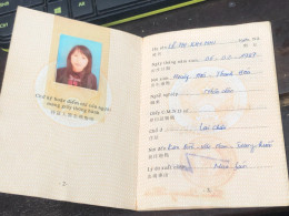 VIET NAM -OLD-GIAY THONG HANH-ID PASSPORT-name-LE THI KIM NHI-2007-1pcs Book - Sammlungen