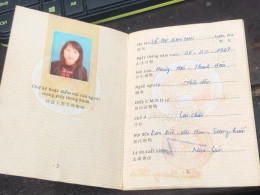 VIET NAM -OLD-GIAY THONG HANH-ID PASSPORT-name-LE THI KIM NHI-2007-1pcs Book - Verzamelingen