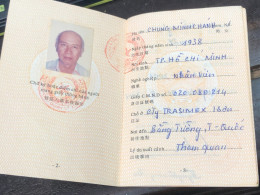 VIET NAM -OLD-GIAY THONG HANH-ID PASSPORT-name-CHUNG MINH HANH-2001-1pcs Book - Colecciones