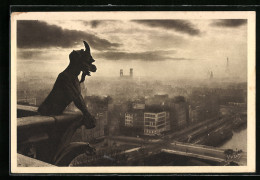 AK Paris, Cathédrale Notre-Dame, Chimère, Facade Ouest, Dans Le Fond, L`Eglise St-Sulpice  - Autres & Non Classés