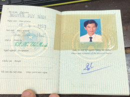 VIET NAM -OLD-ID PASSPORT-name-NGUYEN DI NINH-2001-1pcs Book - Verzamelingen