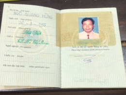 VIET NAM -OLD-ID PASSPORT-name-NGO QUAN HUNG-2001-1pcs Book - Collections