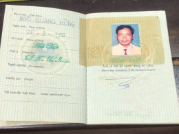 VIET NAM -OLD-ID PASSPORT-name-NGO QUAN HUNG-2001-1pcs Book - Sammlungen