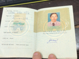 VIET NAM -OLD-ID PASSPORT-name-LUONG DINH TIEN-2001-1pcs Book - Collezioni