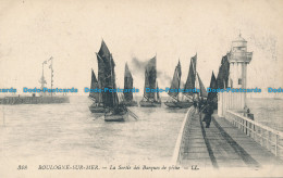 R034610 Boulogne Sur Mer. La Sortie Des Barques De Peche. Levy Et Neurdein Reuni - Wereld