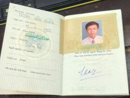 VIET NAM -OLD-ID PASSPORT-name-TRINH VAN XUAN-2001-1pcs Book - Collections