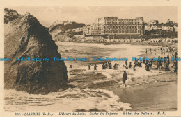 R034667 Biarritz. L Heure Du Bain. Roche Des Enfants. Hotel Du Palais. Marcel De - Welt