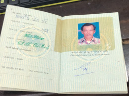 VIET NAM -OLD-ID PASSPORT-name-NGUYEN VAN SI-2001-1pcs Book - Collezioni