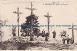 R034678 Les Pyrenees. Lourdes. XII Station Du Calvaire. No 76 - Monde