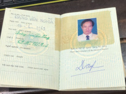 VIET NAM -OLD-ID PASSPORT-name-DANG VAN NGHIA-2001-1pcs Book - Collections