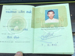 VIET NAM -OLD-ID PASSPORT-name-TRUONG LAM DUC-2001-1pcs Book - Collezioni