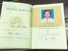 VIET NAM -OLD-ID PASSPORT-name-TRUONG VAN CAM-2001-1pcs Book - Sammlungen