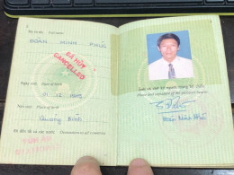 VIET NAM -OLD-ID PASSPORT-name-DOAN MINH PHUC-2001-1pcs Book - Sammlungen