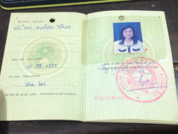 VIET NAM -OLD-ID PASSPORT-name-DO THI XUAN TAM-2001-1pcs Book - Collections