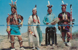 R035296 Indians In Full Dress. Otto Done. Dexter. 1961 - Wereld