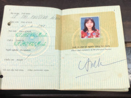 VIET NAM -OLD-ID PASSPORT-name-LE THI PHUONG ANH-2001-1pcs Book - Sammlungen
