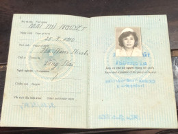 VIET NAM -OLD-ID PASSPORT-name-MAI THI NGUYET-1997-1pcs Book - Collezioni