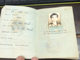 VIET NAM -OLD-GIAY THONG HANHID PASSPORT-name-VU GIA LY-1995-1pcs Book - Colecciones