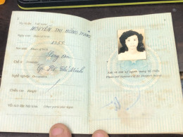 VIET NAM -OLD-ID PASSPORT-name-NGUYEN THI HONG TRANG-1995-1pcs Book - Collections