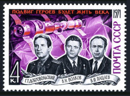 Russia 3904 Two Stamps, MNH. Mi 3937. In Memory Of Cosmonauts, 1971 - Neufs