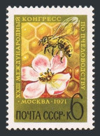 Russia 3843, MNH. Michel 3870. Beekeeping Congress, 1971. Bee, Blossom. - Neufs