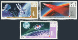 Russia 3316-3318, MNH. Michel 3336-3338. Cosmonauts Day 1967. Space Walk.Rocket. - Unused Stamps