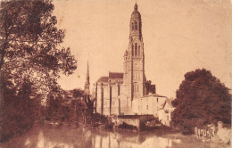 85-EGLISE DE SAINT LAURENT SUR SEVRE-N°4466-H/0399 - Altri & Non Classificati