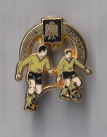 PIN'S   THEME SPORT FOOTBALL  LES AIGLONS BEAURONNAIS    CLUB DE BEAURONNE PRES DE MUSSIDAN  EN DORDOGNE - Football