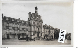 50 : Manche : Coutances : La Place  De L ' Hotel De Ville . - Coutances