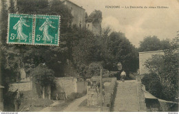 CPA Vendôme-La Descente Du Vieux Château-Timbre    L2058 - Vendome