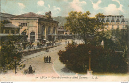 CPA Lyon-Gare De Perrache       L1116 - Autres & Non Classés