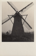 LES MOULINS A VENT - Windmills