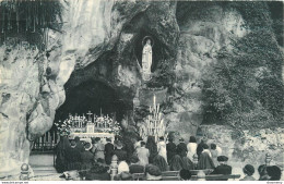 CPA Lourdes-La Grotte Miraculeuse-Beau Timbre   L1325 - Lourdes