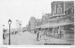 CPA Cabourg-La Promenade De La Plage     L1507 - Cabourg