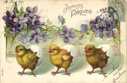 Carte Gaufrée Joyeuses Paques 3 Poussins Partie De La Coquille Sur Le Dos Violettes RV - Easter