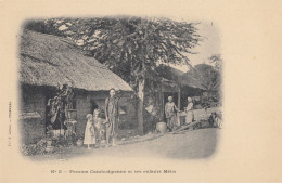 CPA - Femme Cambodgienne Et Ses Enfants Métis - Cambodia