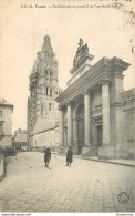 CPA Tours-Cathédrale Et Portail-Timbre    L1071 - Tours