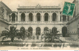 CPA Toulon-Le Musée-Bibliothèque-Timbre      L1576 - Toulon