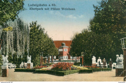 CPA Ludwigshafen Am Rhein-Ebertpark Mit Pfälzer Weinhaus     L1543 - Ludwigshafen