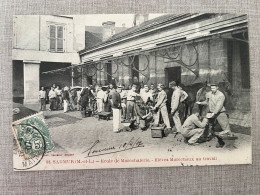 SAUMUR Ecole De Maréchalerie Elèves Maréchaux Au Travail - Saumur