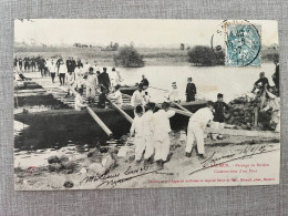 SAUMUR Passage De Rivière Construction D'un Pont - Saumur